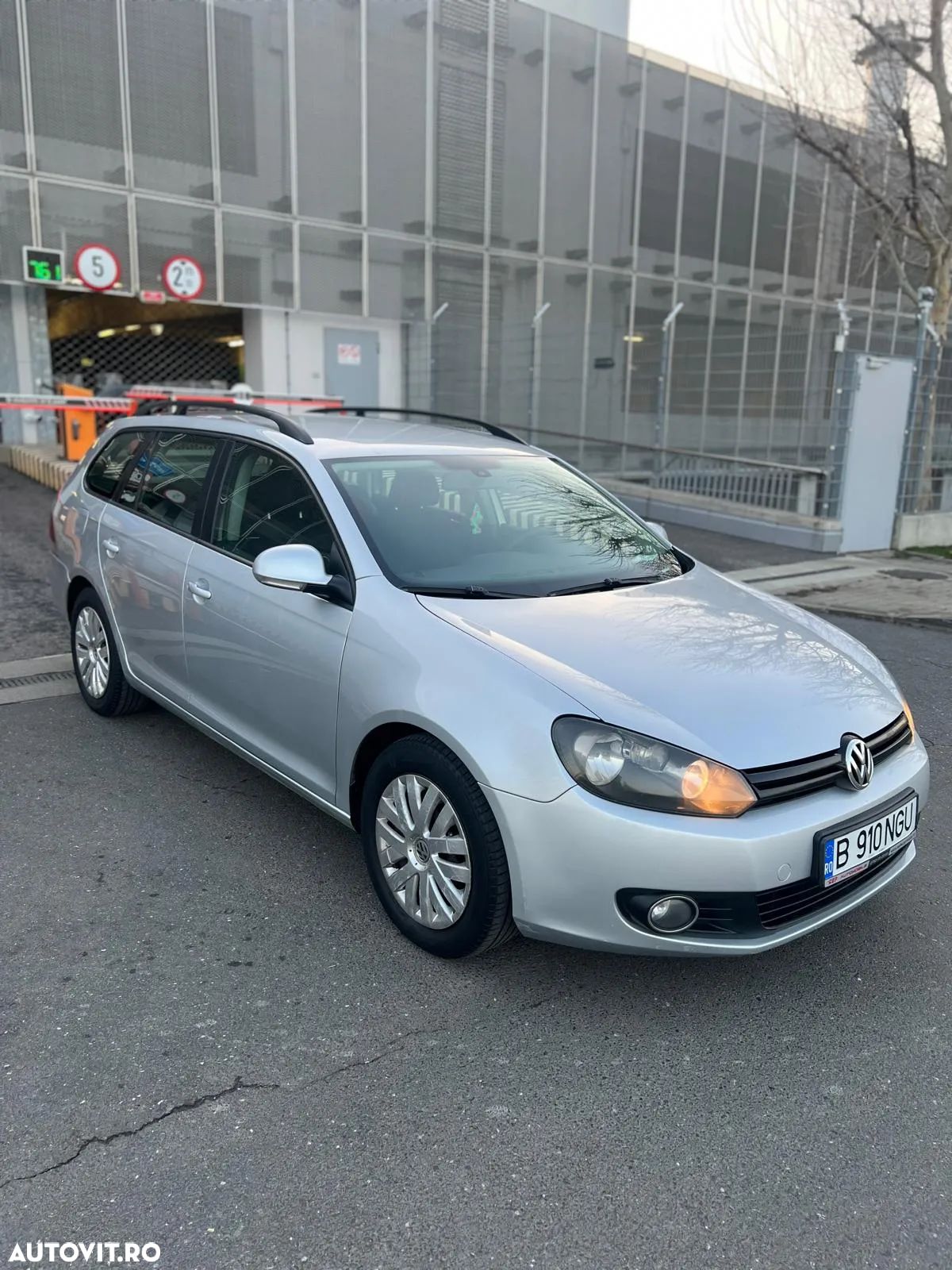 Volkswagen Golf 1.6 TDI BlueMotion Technology DPF Comfortline - 1