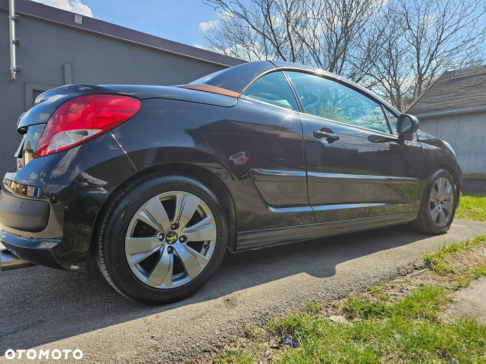 Peugeot 207 CC 150 THP Roland Garros - 2
