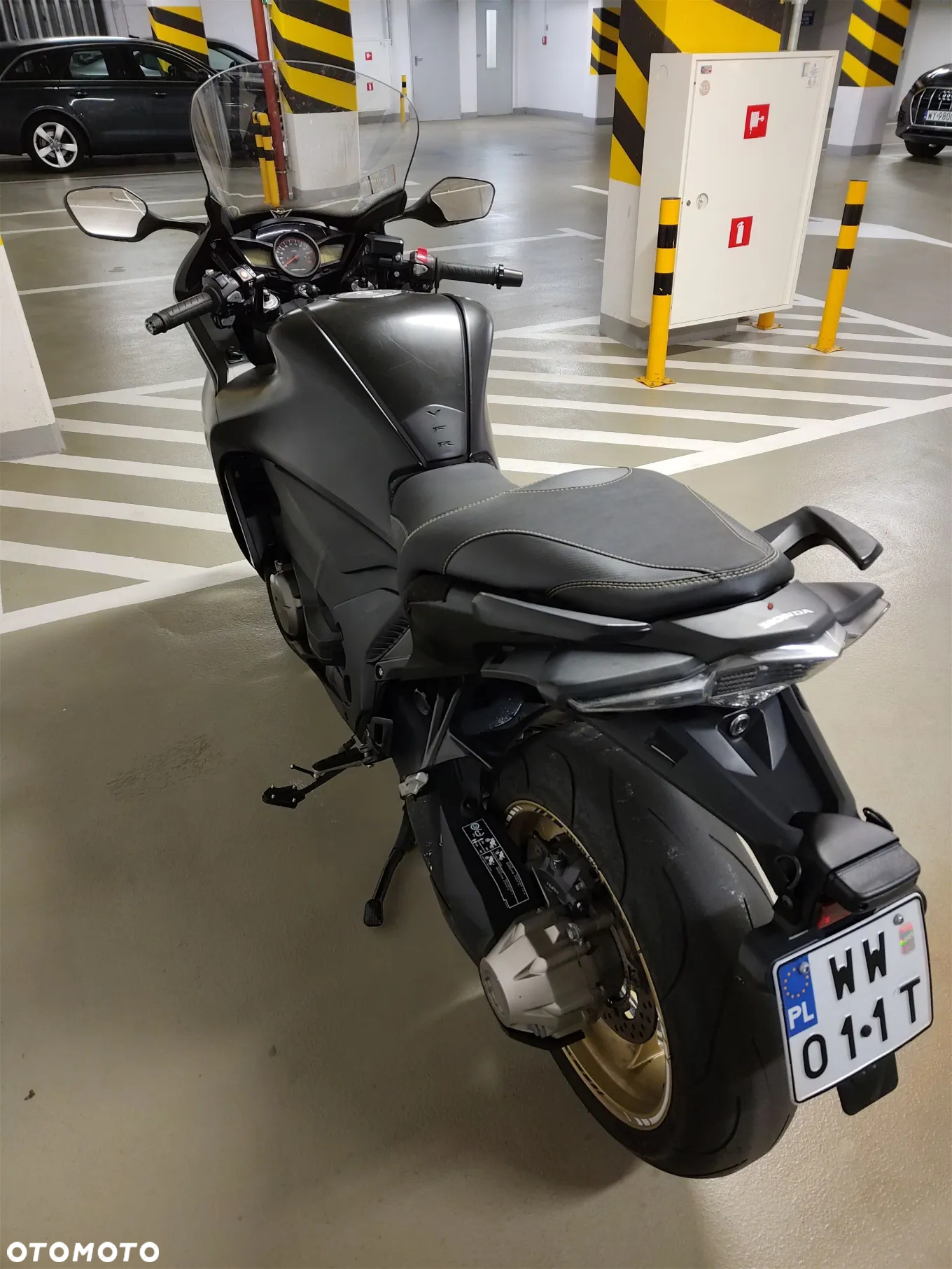 Honda VFR - 9