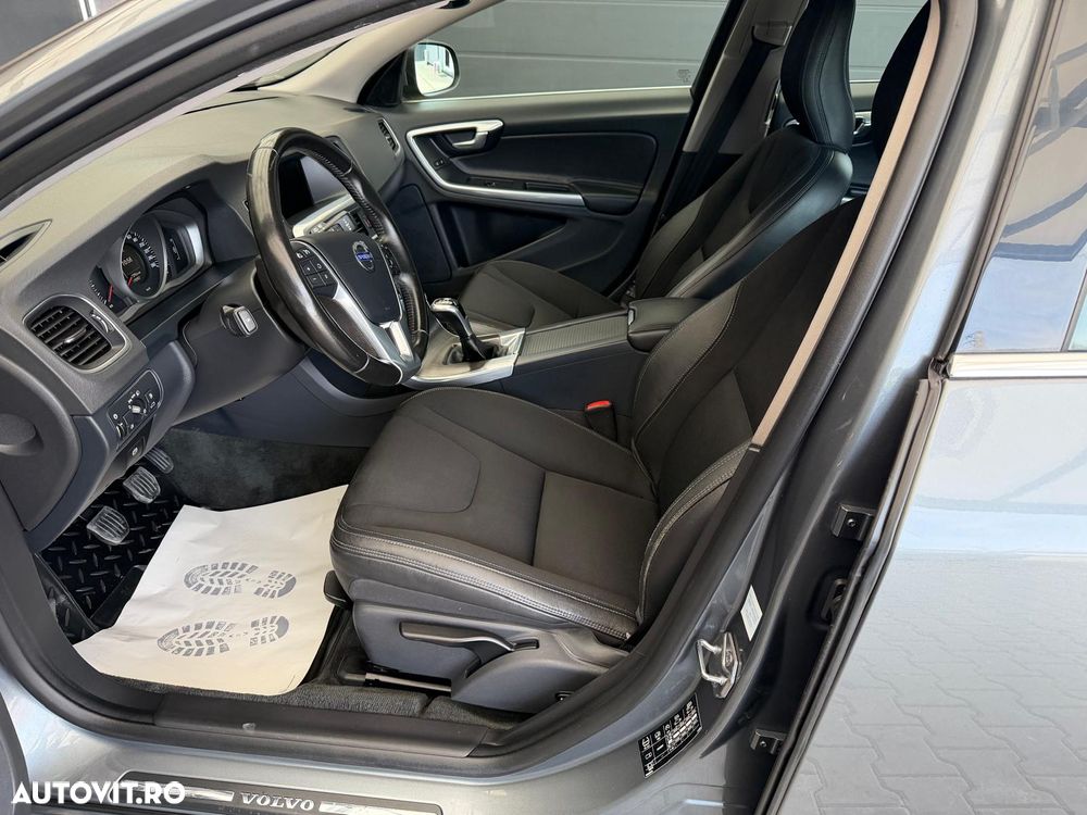 Volvo V60 D2 DRIVe Momentum - 14