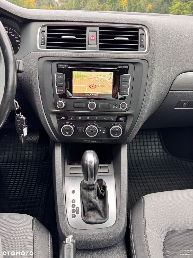 Volkswagen Jetta 1.4 TSI Highline DSG - 21