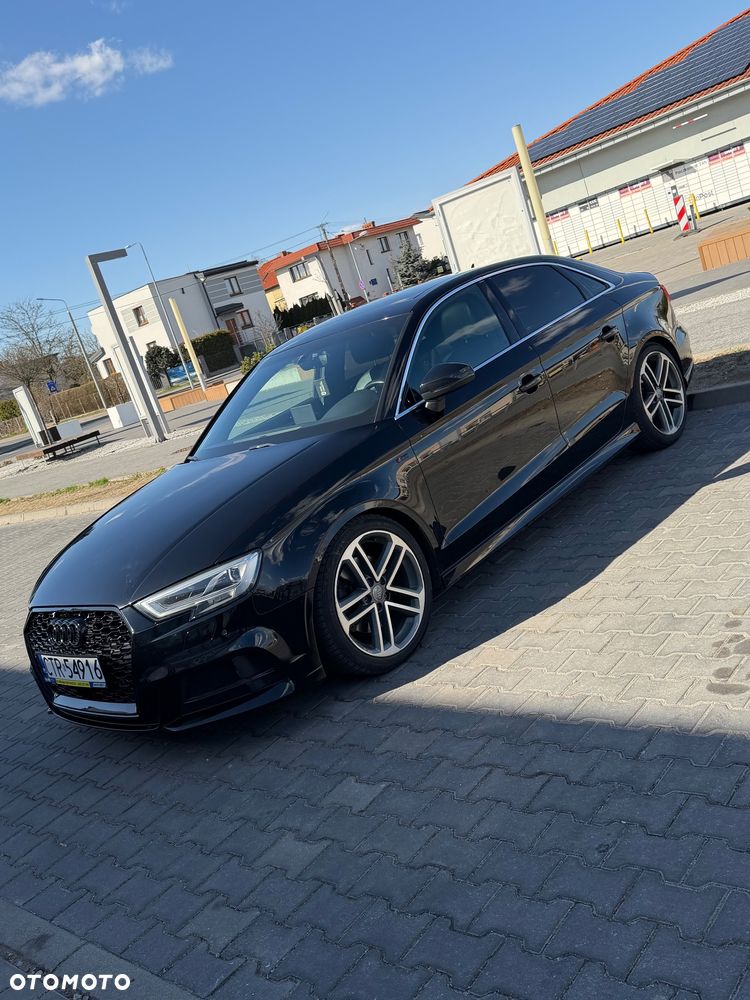 Audi A3 Limousine 40 TFSI quattro S tronic design - 1