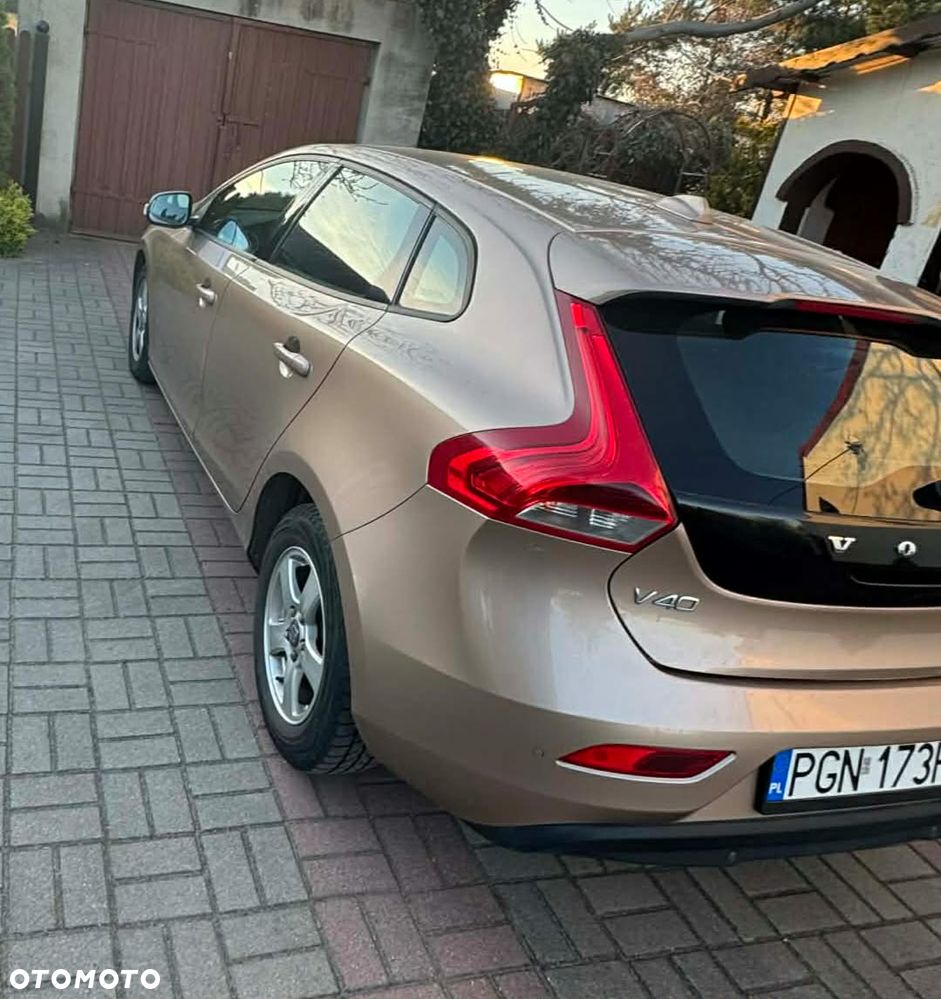 Volvo V40 D2 - 4