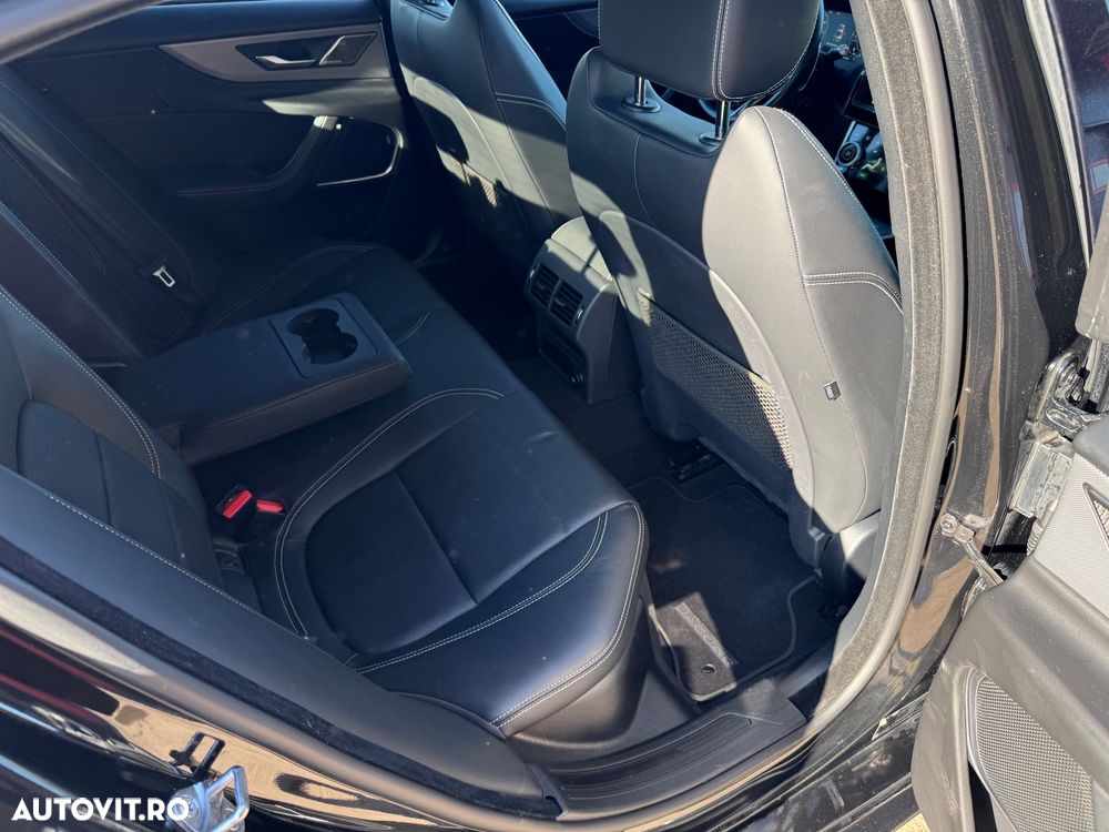 Jaguar E-Pace D180 AWD R-Dynamic S - 34