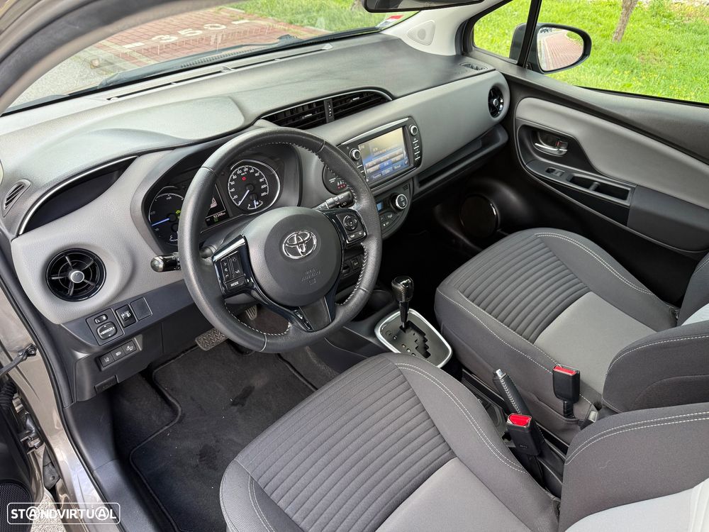 Toyota Yaris 1.5 HSD Comfort+P.Style - 13