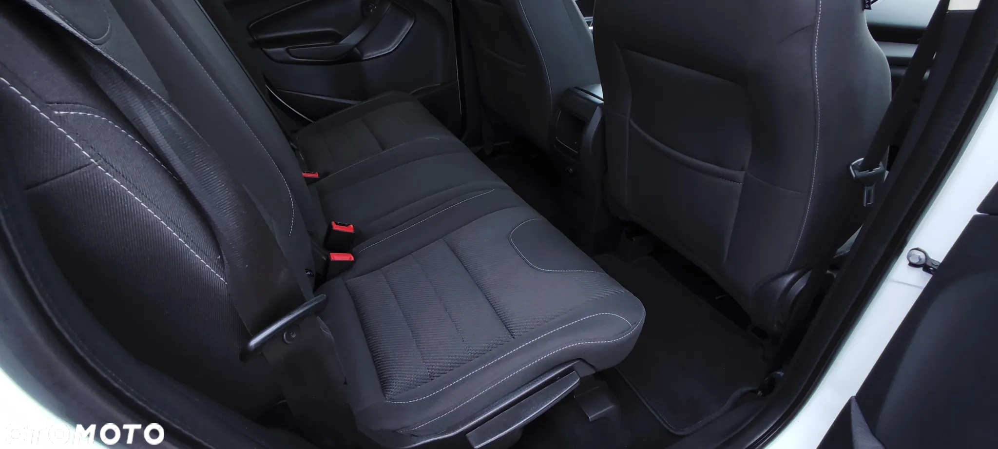 Ford Kuga - 34
