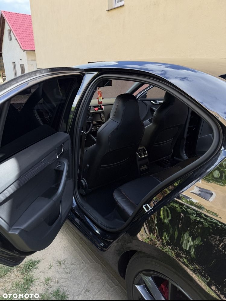 Skoda Octavia 2.0 TSI RS - 6
