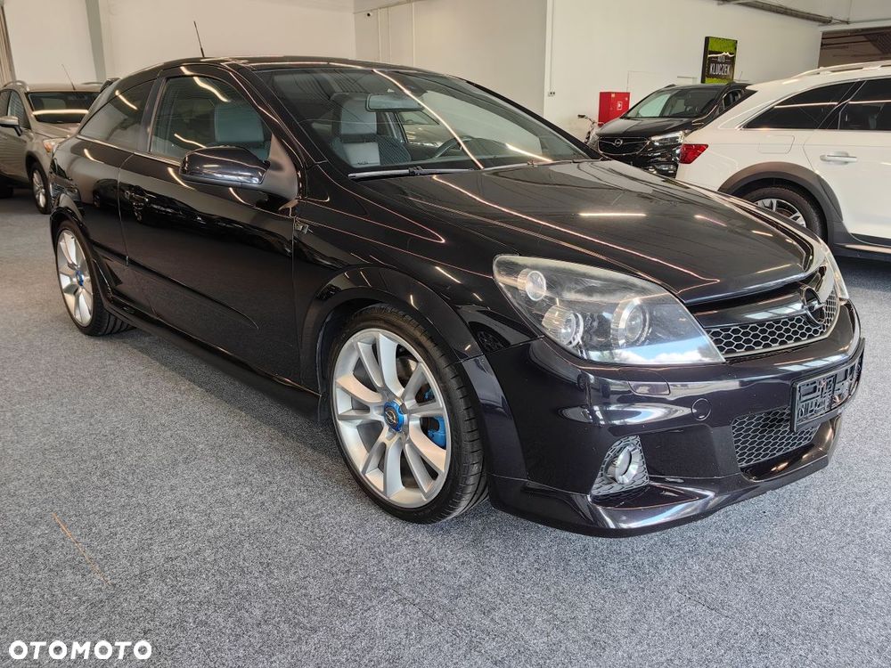 Opel Astra OPC Nürburgring Edition - 3