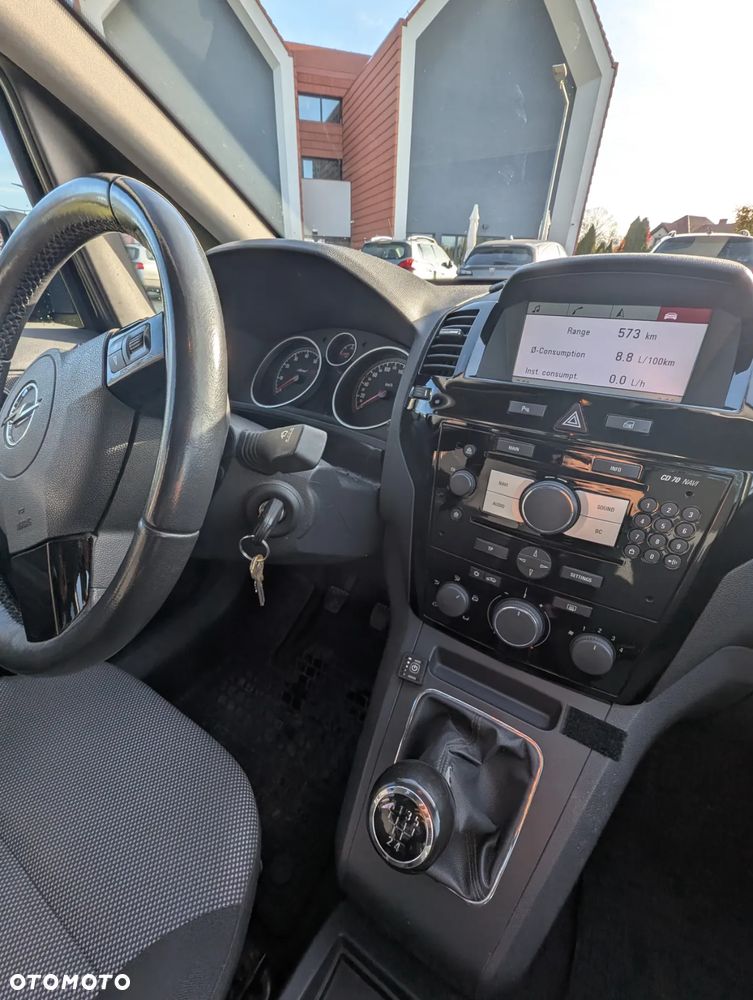 Opel Zafira 1.8 Cosmo - 26