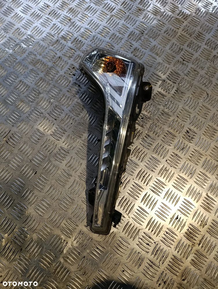 KIERUNKOWSKAZ LAMPA RENAULT GAMA D 82926481 - 1