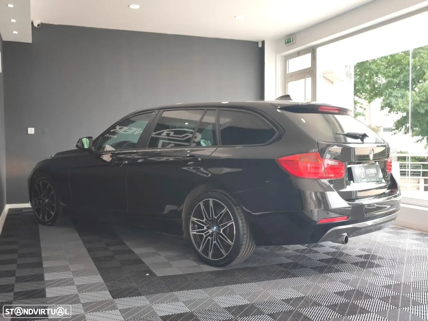 BMW 318 d Touring - 15