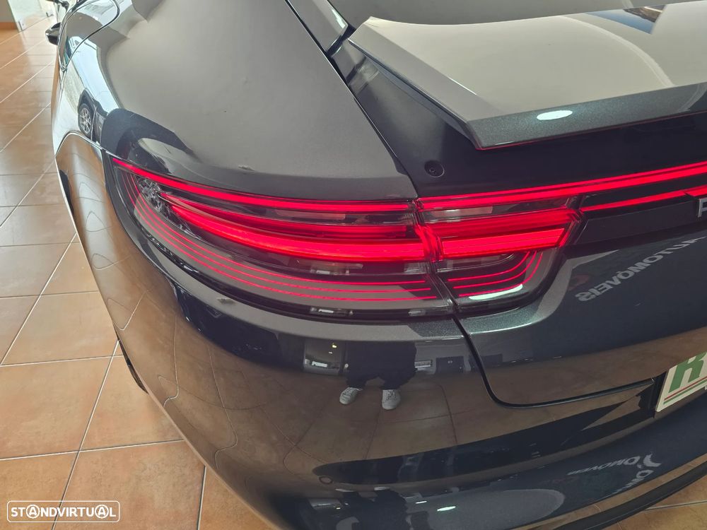 Porsche Panamera 4 E-Hybrid - 26