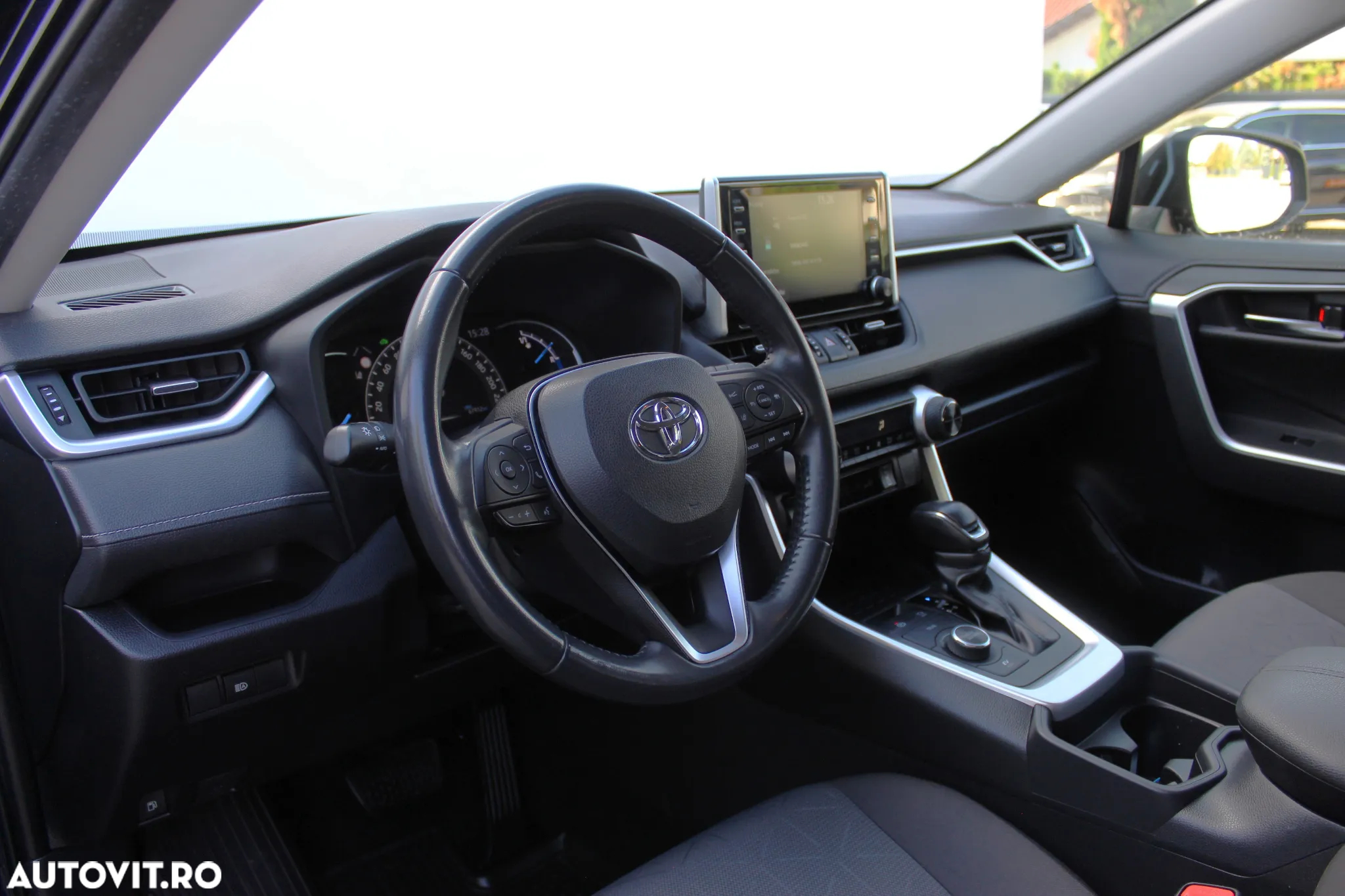 Toyota RAV4 - 10
