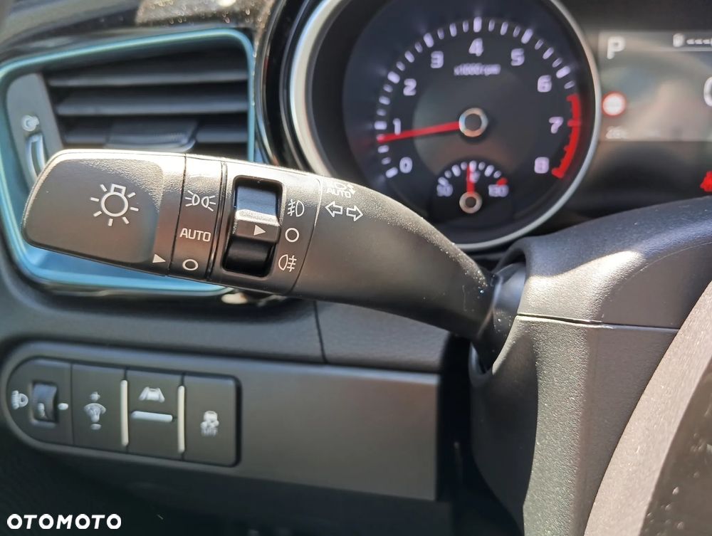 Kia XCeed 1.6 T-GDI Tribute DCT - 28