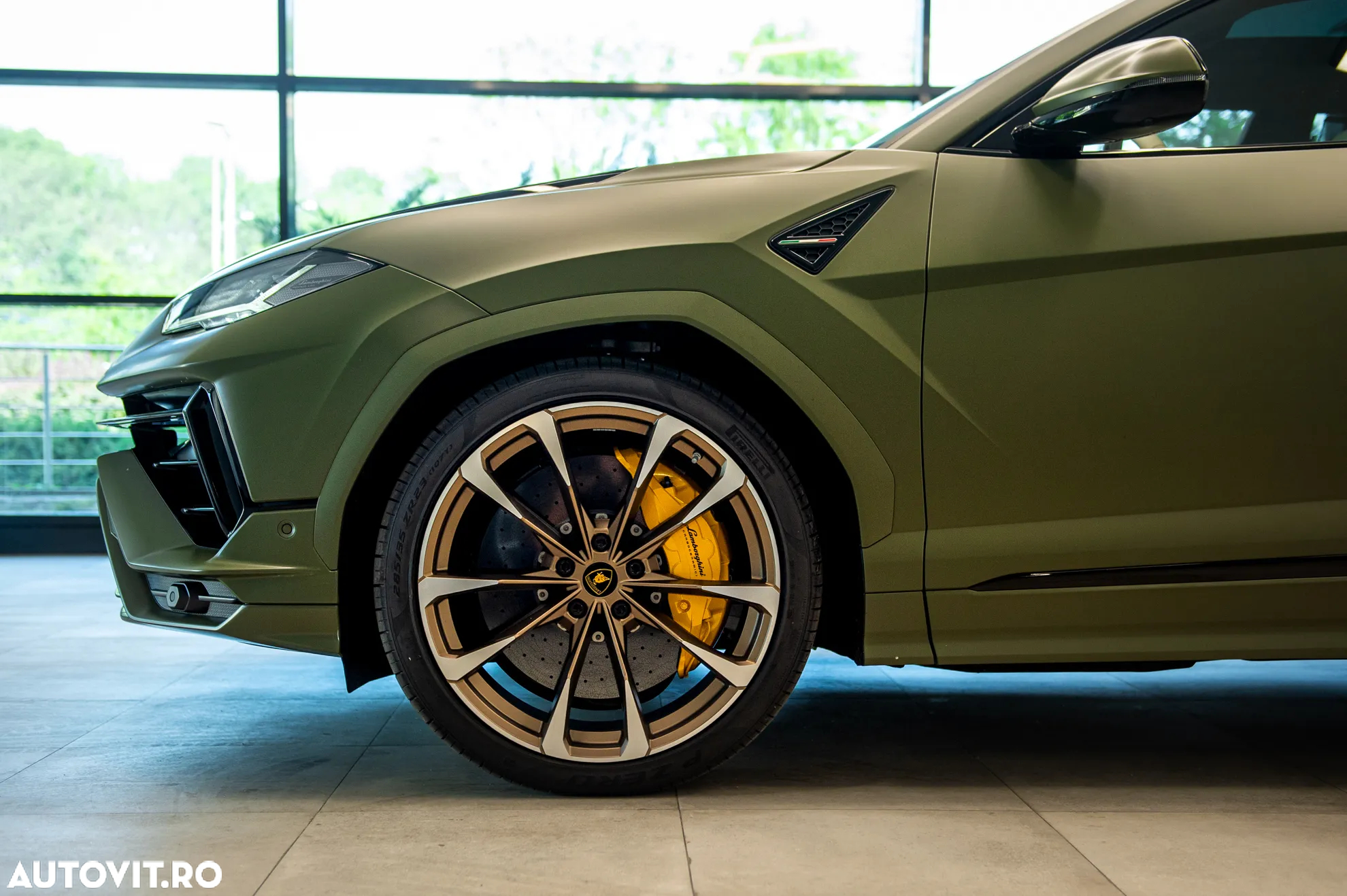 Lamborghini URUS - 12