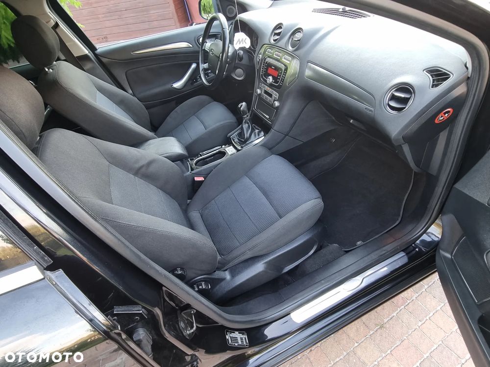Ford Mondeo 2.0 Platinium X - 17