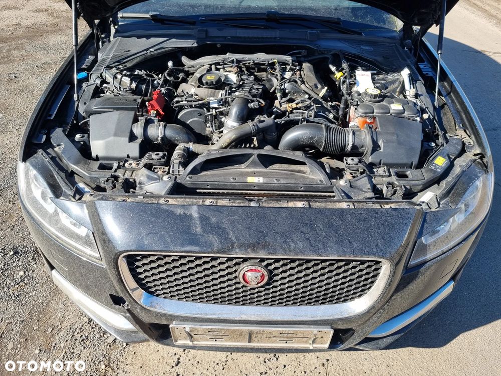 Jaguar XF 3.0 TDV6 Prestige - 37