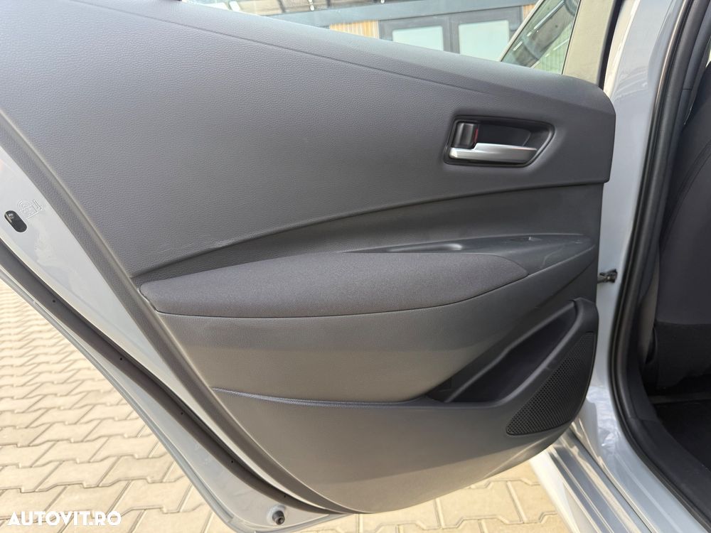 Toyota Corolla 1.8 Business Edition - 18