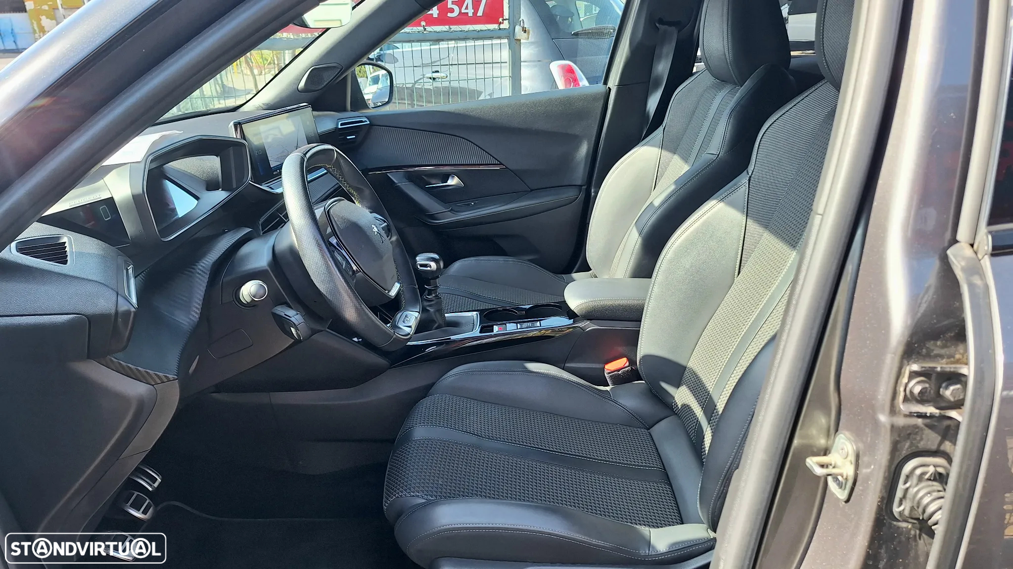 Peugeot 2008 1.5 BlueHDi GT Line - 21