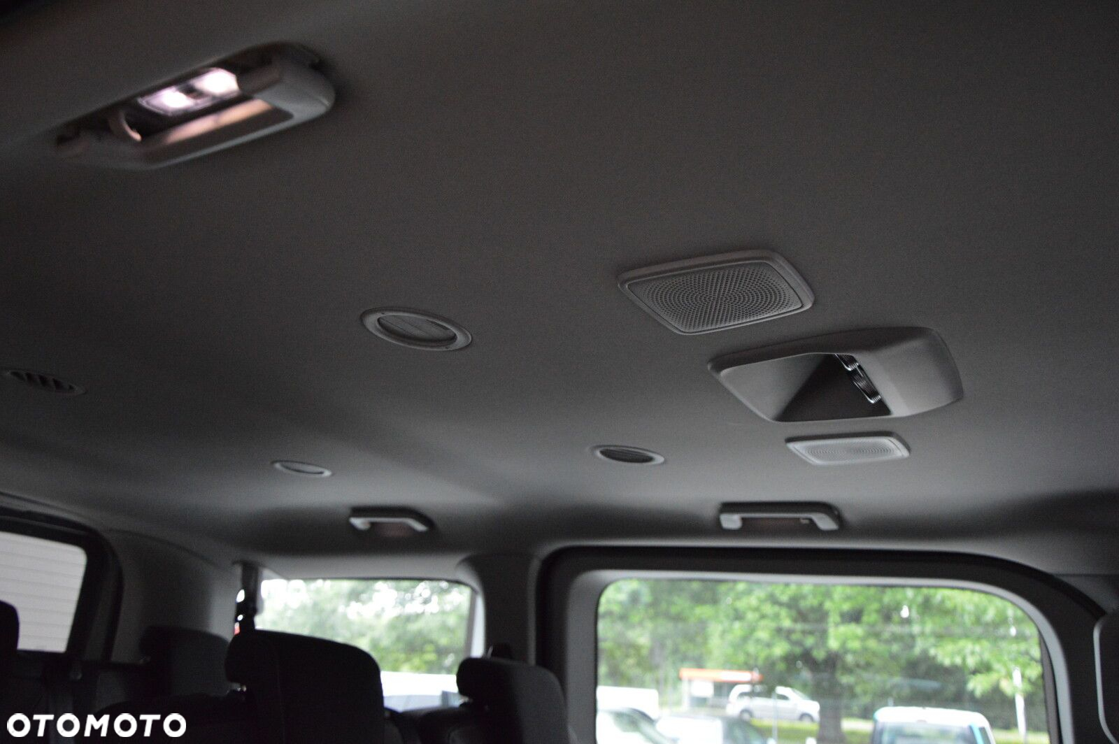 Volkswagen Caravelle Life - 33