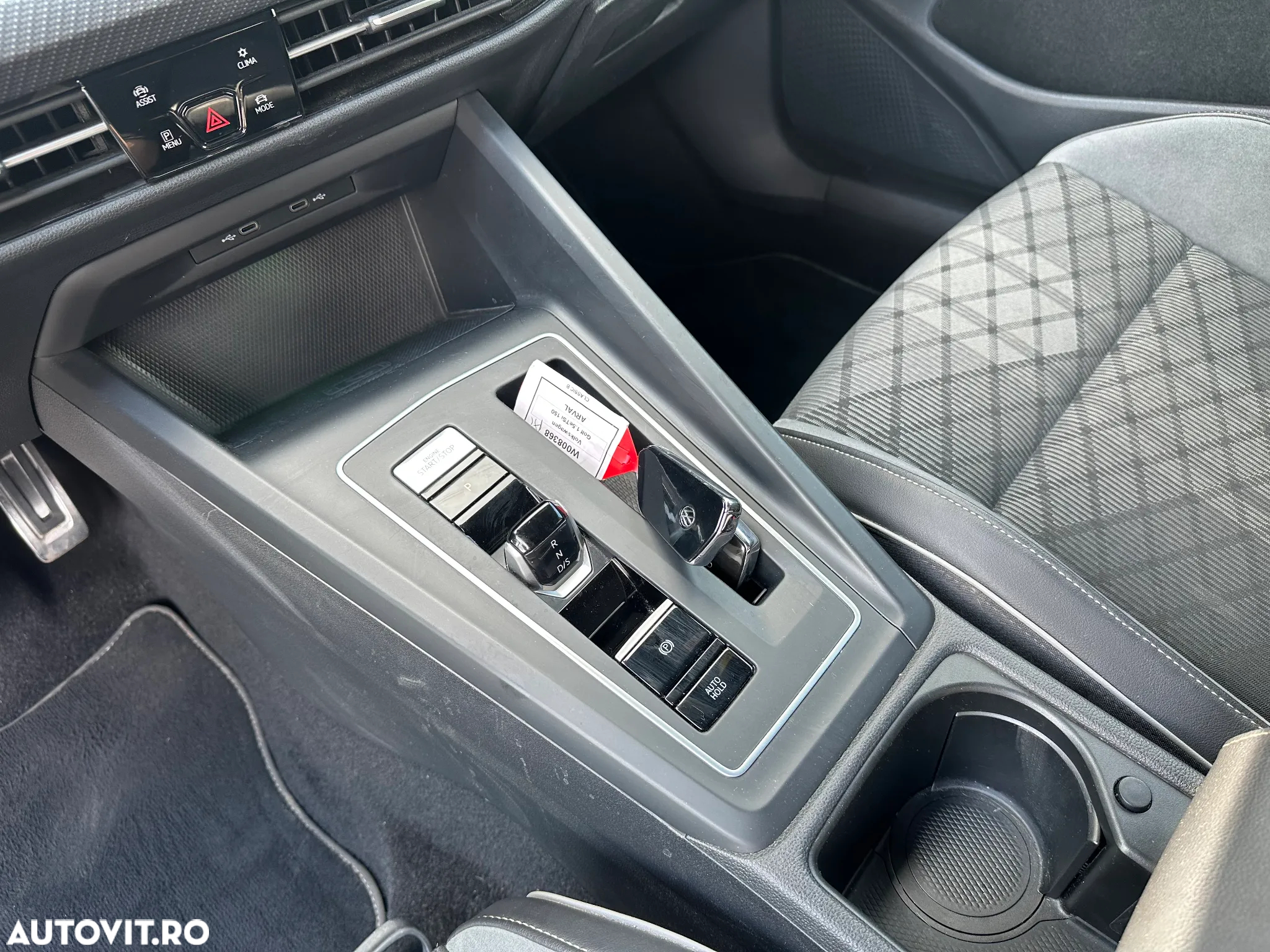 Volkswagen Golf 1.5 eTSI ACT DSG MHEV R-Line - 26