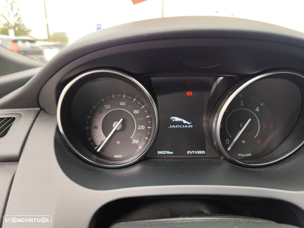 Jaguar E-Pace 2.0 i4D R-Dynamic - 29