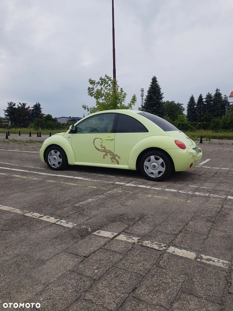 Volkswagen New Beetle - 1
