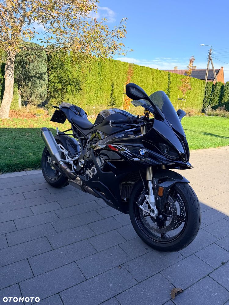 BMW S