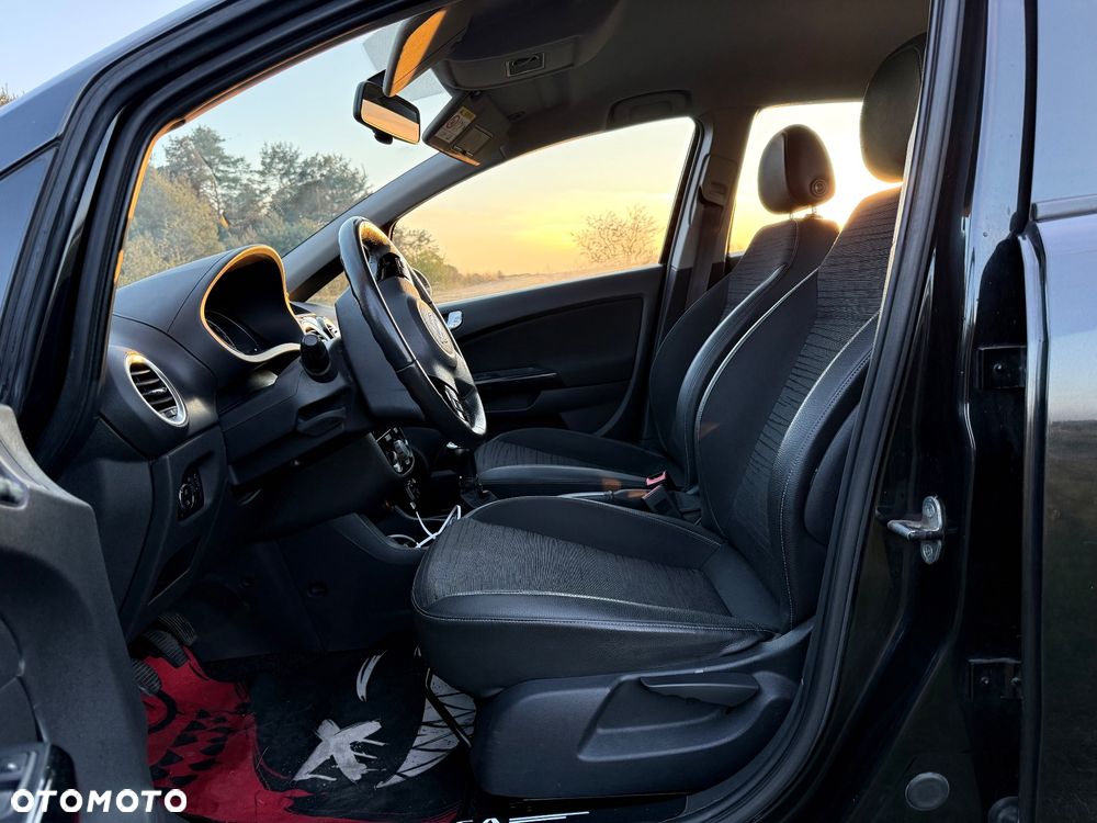 Opel Corsa 1.2 16V Cosmo - 17