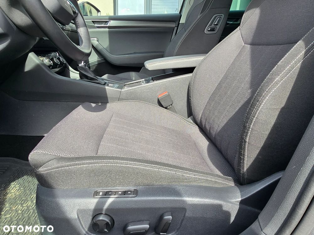 Skoda Superb 2.0 TDI SCR Style DSG - 14