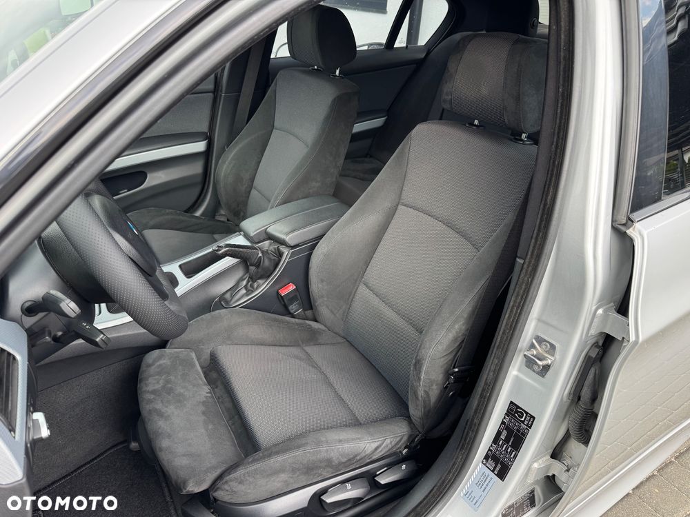 BMW Seria 3 318d M Sport EU6 - 21