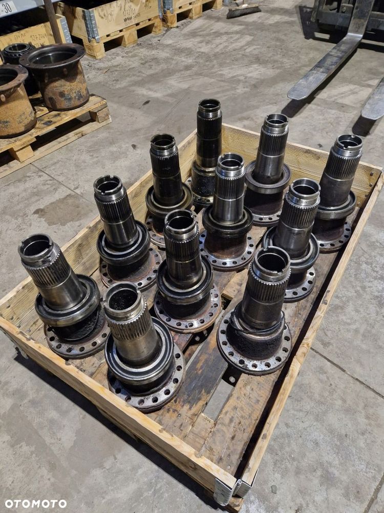 Tuleja Półosi Czop Piasty Zwolnicy Iveco Eurotrakker Trakker 6x4 8x4 8x8 - 1