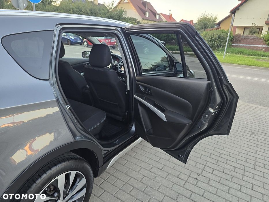 Suzuki SX4 S-Cross 1.4 T Premium - 36