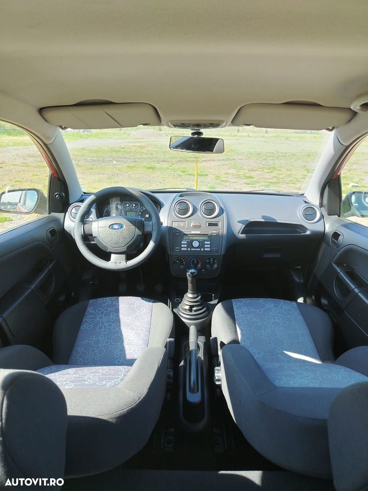 Ford Fiesta 1.6TDCI Ghia - 8