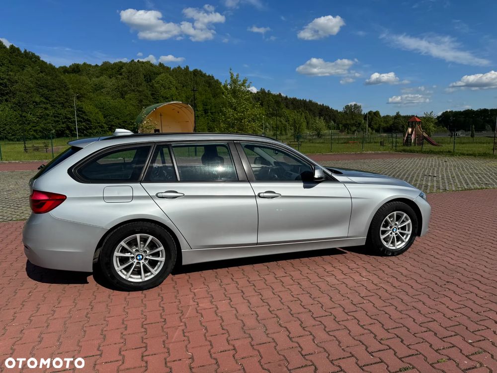 BMW Seria 3 320d Sport Line - 6
