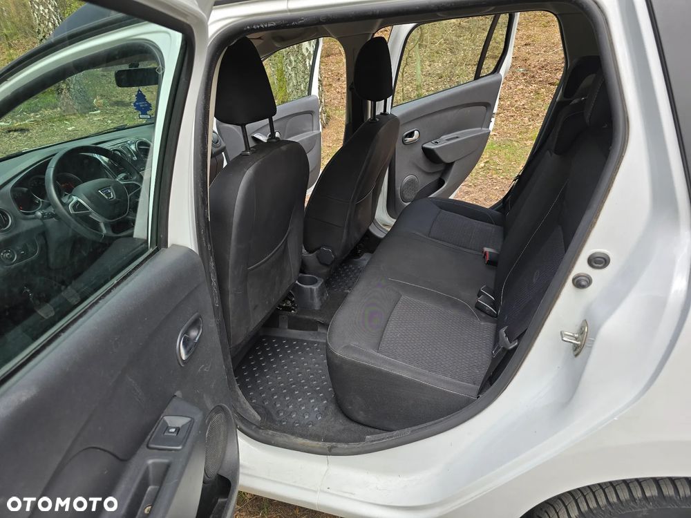 Dacia Logan 1.2 16V Laureate EU6 - 9