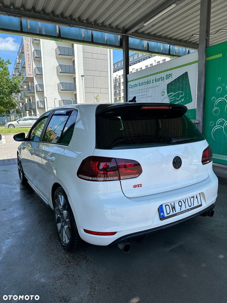 Volkswagen Golf 2.0 TSI GTI - 2