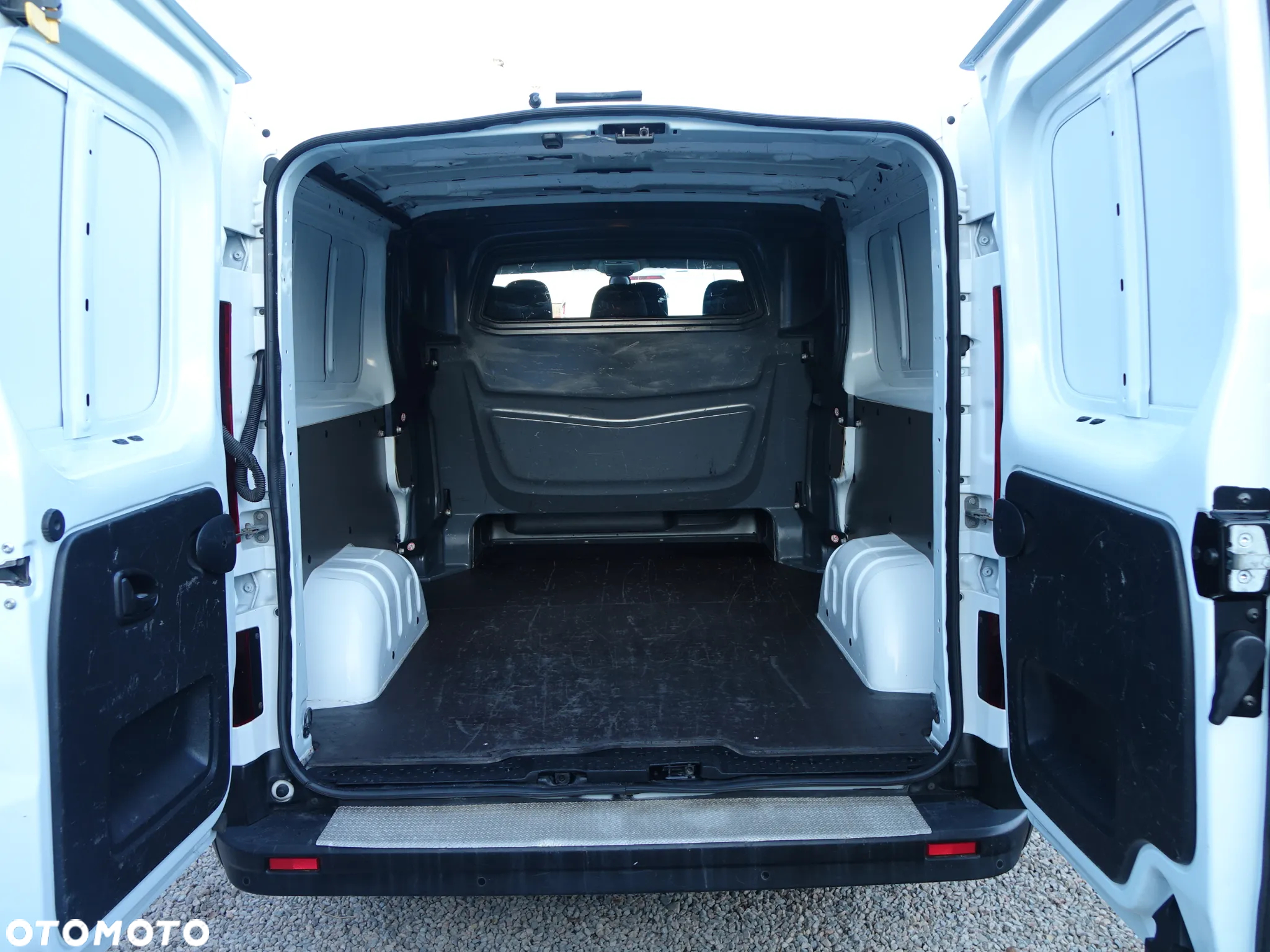 Renault Trafic 6-osobowy LONG brygadówka L2H1 - 15