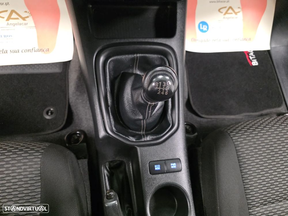 Toyota HILUX 2.4 D-4D 4WD CD CH - 54