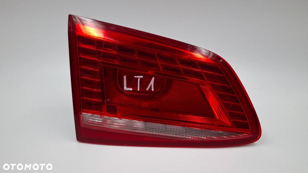 VW PASSAT B7 KOMBI 10-14 LAMPA LEWA TYŁ TYLNA LED W KLAPĘ 3AF945307E EU - 1