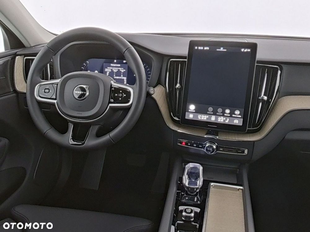Volvo XC 60 B5 B AWD Plus Dark - 8