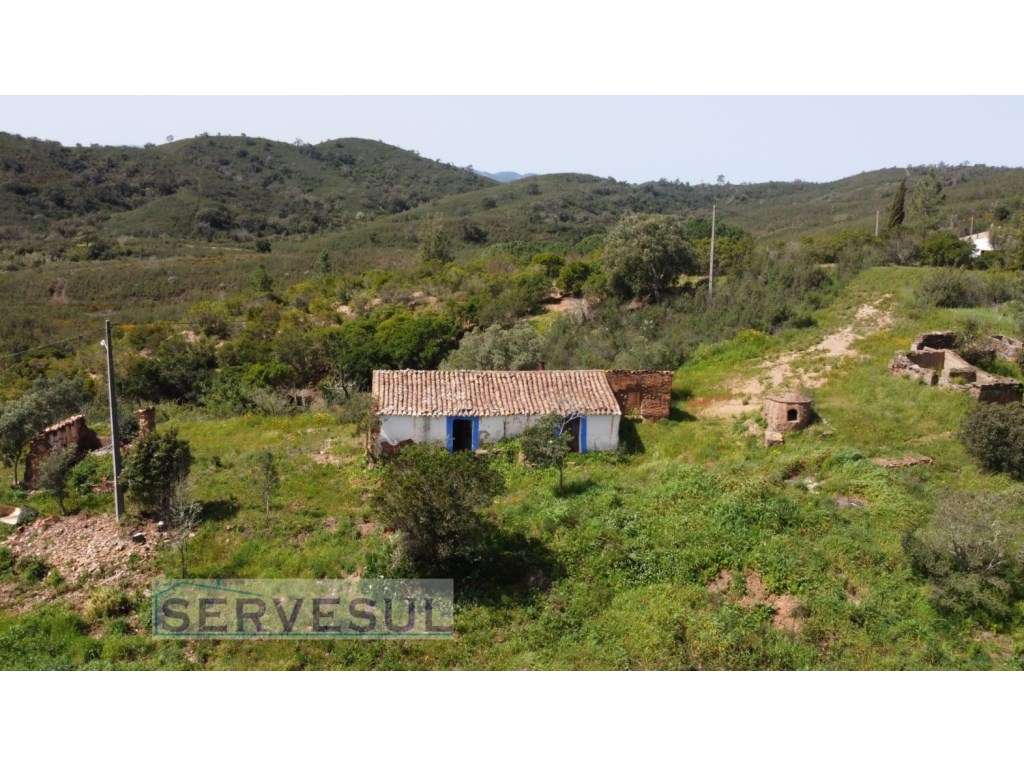 Casa térrea para reconstruir, possibilidade de ampliar até 300m2 e ... - Grande imagem: 3/36