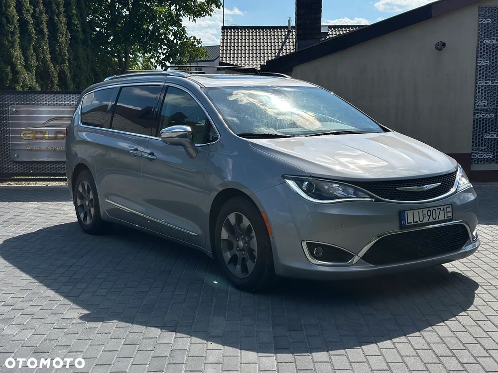 Chrysler Pacifica - 3
