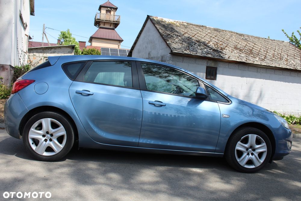 Opel Astra 1.4 Turbo Cosmo - 4