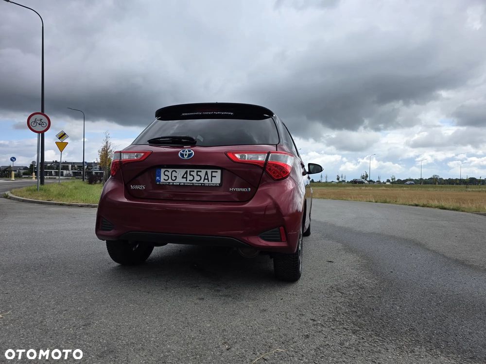 Toyota Yaris Hybrid 100 Selection Passion - 7