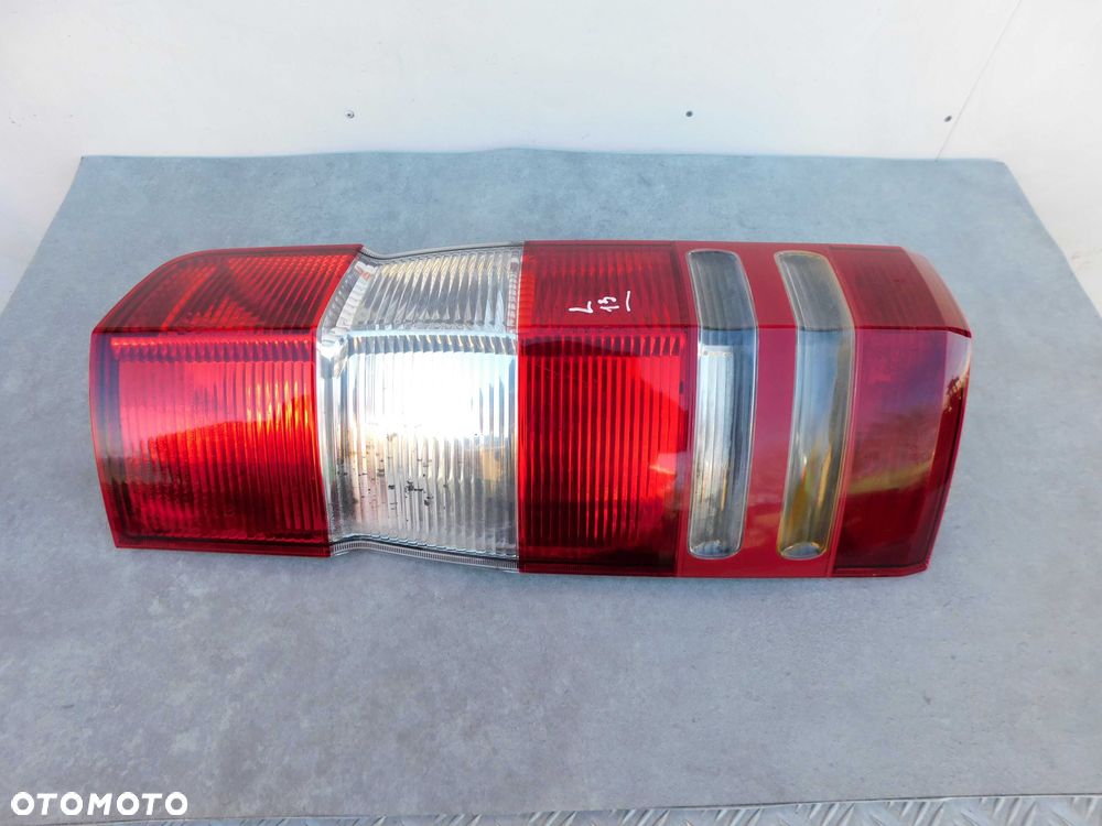 Mercedes Sprinter 906 lampa lewa tył kierowcy 06-17r Oryginał