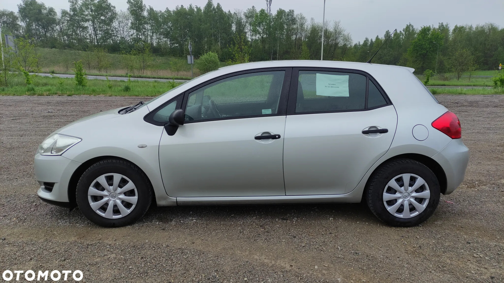 Toyota Auris 1.33 VVT-i Terra - 4