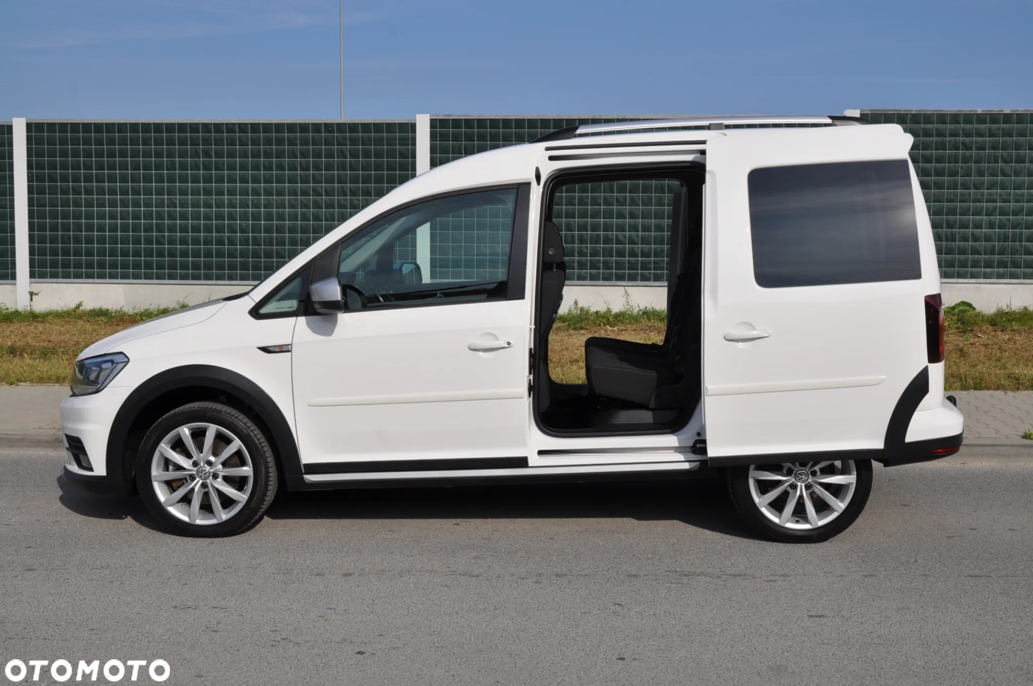 Volkswagen Caddy 2.0 TDI Alltrack 4Motion DSG - 2
