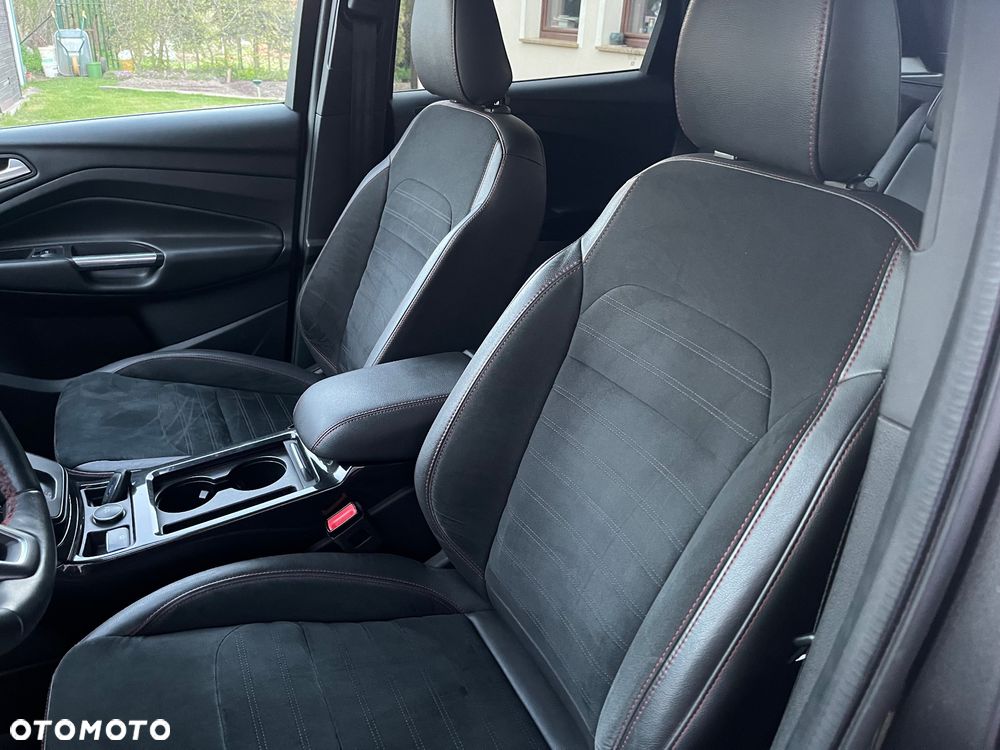 Ford Kuga 2.0 TDCi 4x4 ST-Line - 27