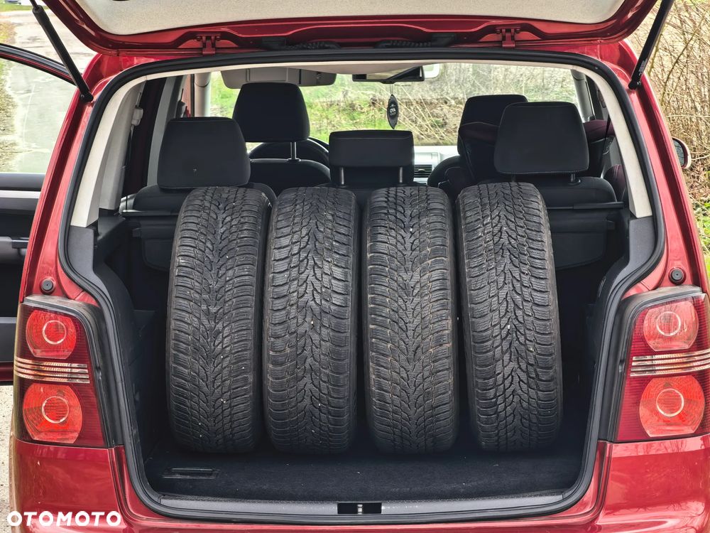 Volkswagen Touran 2.0 TDI DPF United - 10